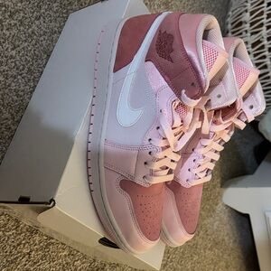 Nike Women's Pink and White Sneakers